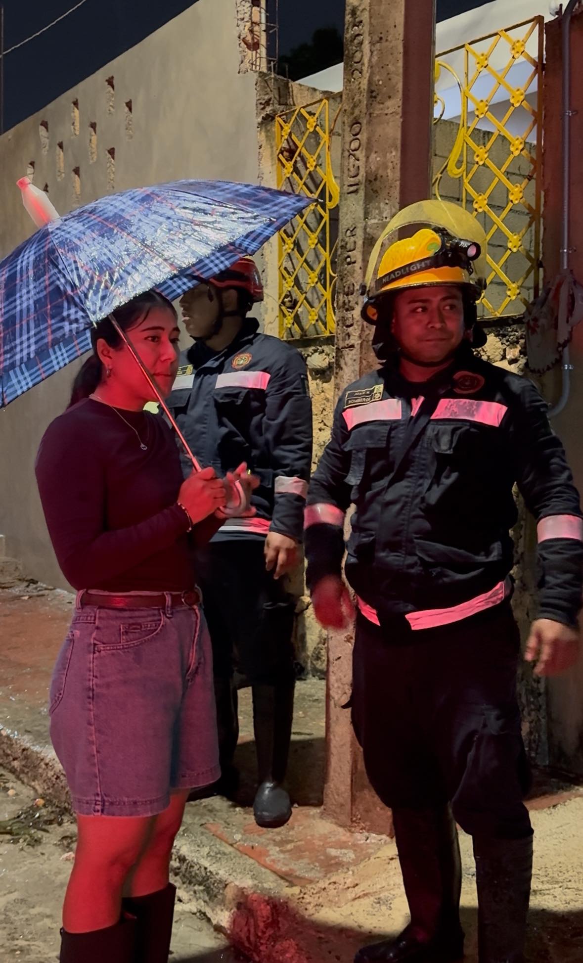 Clara Rosales responde de inmediato a familias afectadas por inundaciones en el sur de Mérida
