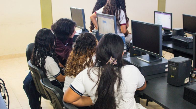 SEGEY lanza modelo "Planteles Renacimiento Maya"